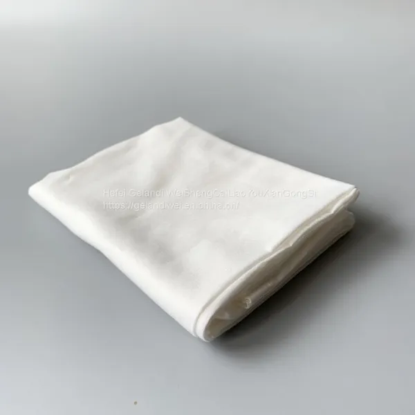Grande Wood Pulp Cotton White Sheet Disposable Thickened Non-woven Fabric Set Of Four Pieces photo-2