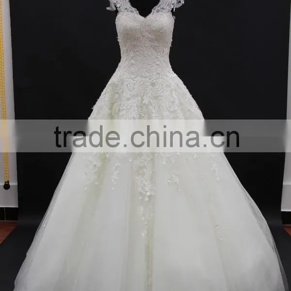 Cream Nice Design Embroidery Lace Appliques Cap Sleeve Long Train Wedding Dress