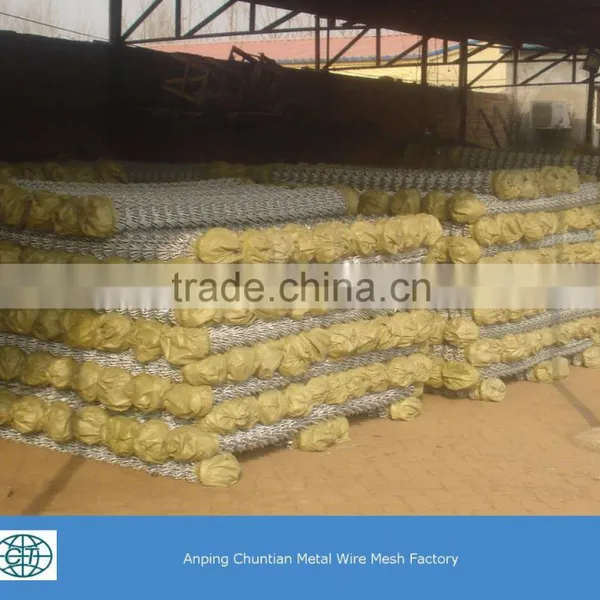 8' High 9# Wire Diameter Vinyl Coated Chain Link Fence photo-6