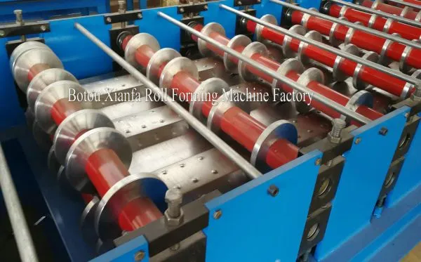 Roof Panel Galvanized Aluminum Floor Deck Roll Forming Machinery photo-4