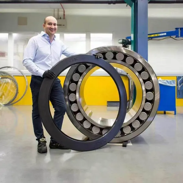H2313 SKF on Stock Stainless Steel Deep Groove Ball Bearing With Integral Sealing photo-2