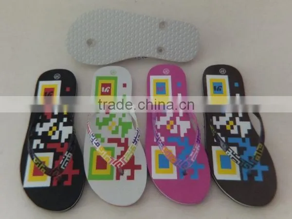 2016 New Design of Ladies Slipper