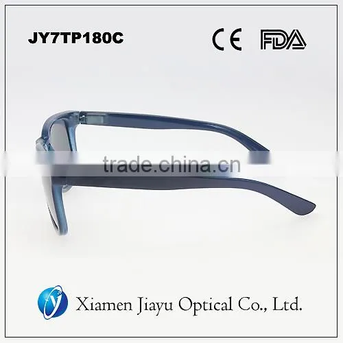 Cheap Classic Polarized (or PC) Sunglasses for Unisex With Custom Logo photo-4