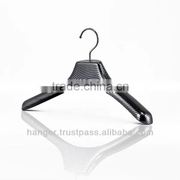 Plastic Clothes Hanger With Carbon Pattern for Clothing Manufacturer