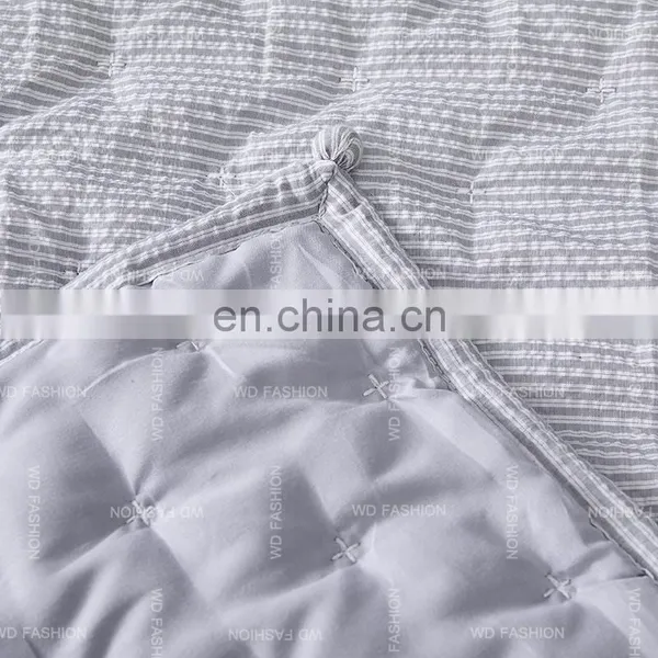 Exhibitor Canton Fair on Line Live Show Home Textile Stripe Polycotton With Ponpon Comforter Bedding Set photo-6