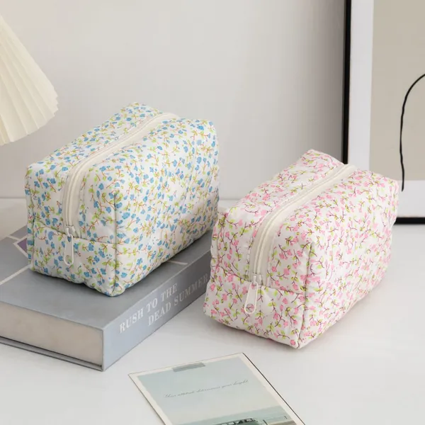 Wholesale Quilted Printed Floral Cosmetic Bag Large Capacity Soft Storage Bag Simple Toiletry Bag photo-3