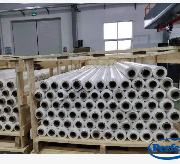 Membrane pare-pluie respirante et résistante aux intempéries pour la protection des murs extérieurs