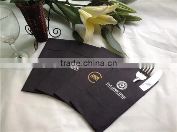 Airlaid Dinner Napkin With a Bag for Cutlery photo-2