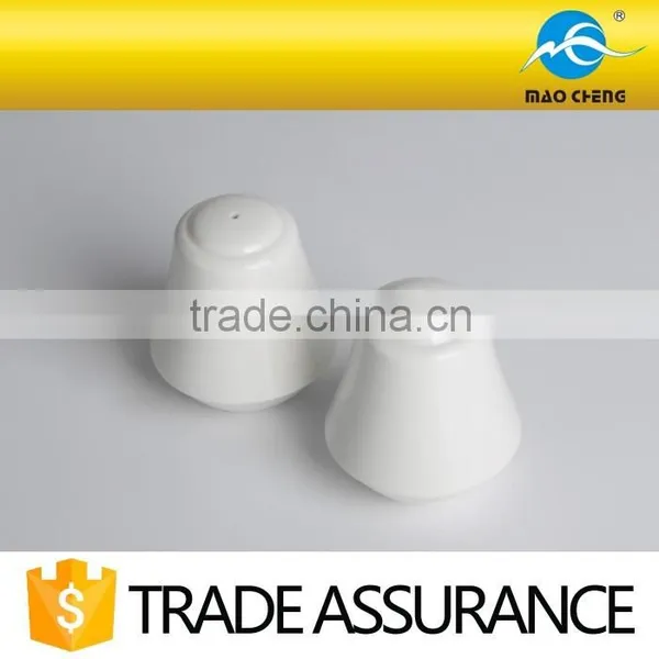 White Durable Ceramic Salt & Pepper Shaker photo-2