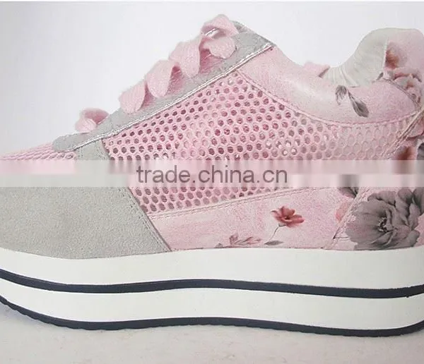 Fashionable PU Insole Grey and Pink PU Upper Shoes for Women photo-3