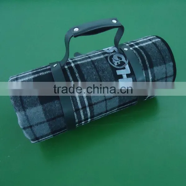 Polar Fleece / Nylon Extra Large With Waterproof Back Picnic & Outdoor Blanket photo-4