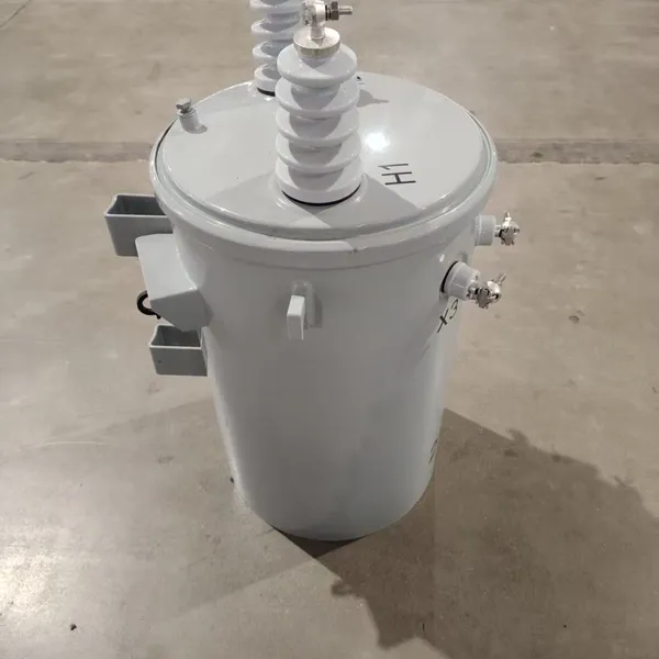 Transformateur immergé dans l'huile monophasé 10KVA 15KVA 25KVA 37.5KVA pour usage industriel