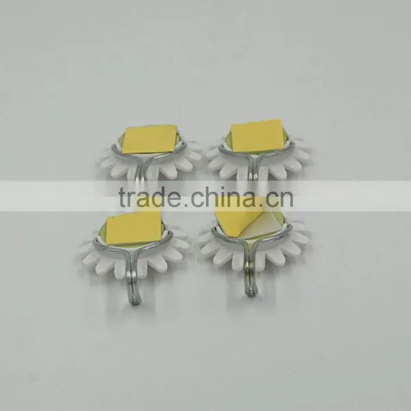 4pcs White Daisy Houseware Sticky Sticker Hanging Plastic Hooks photo-4