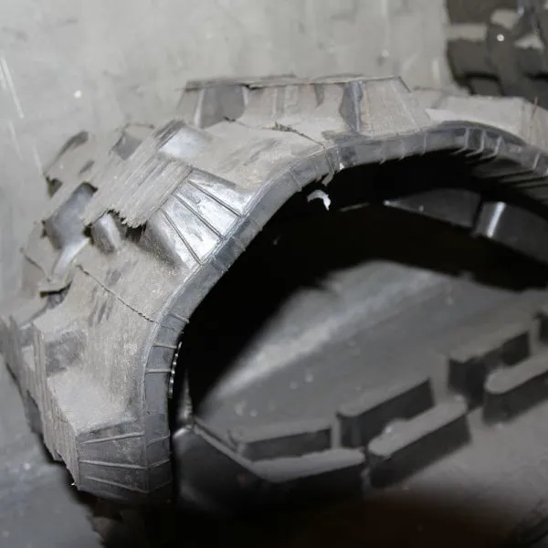 Less Vibration Rubber Crawler Tracks With 53 % Metal Parts 7 % Steel Cords photo-2