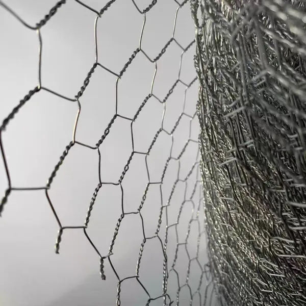 Chicken Wire Netting Galvanized Wire Mesh Hexagonal for Poultry Garden Fencing Barrier Factory Direct photo-2