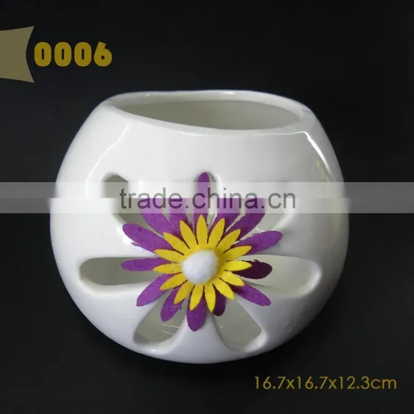 Beautiful White Color Ceramic Flower Vase photo-2