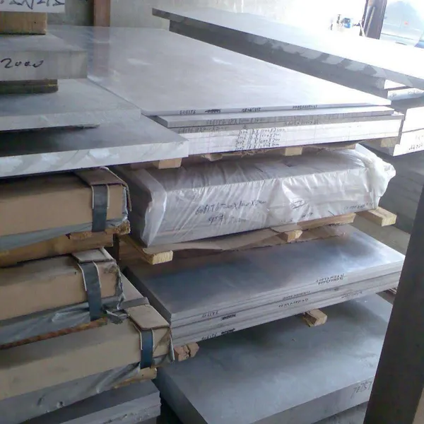 ASTM 3003 5052 5A06 5083 6061 6063 7050 7075 Aluminium Sheet Alloy /Aluminum Plate Plain for Building Material Railway photo-2