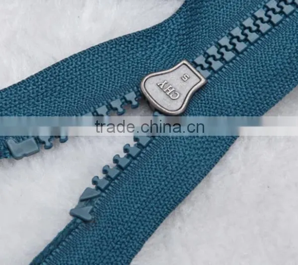 2016 High Quality Plastic Zipper photo-3