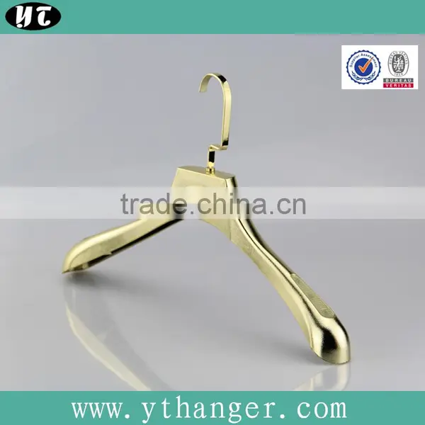 HA6832 Plastic Notched Non Slip Hanger Electroplated Coat Hanger photo-4