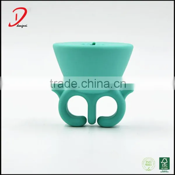 Wholesale New Design Wearable Rubber Nail Polish Bottle Holder,silicone Nail Polish Stand photo-2