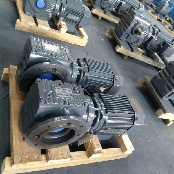 Reliable Drive for Automated Material Handling, S Series Worm Helical Gearmotor photo-5