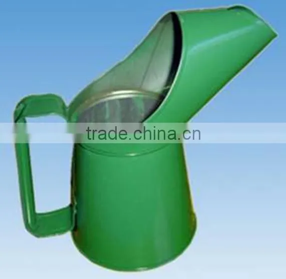 metal oil can