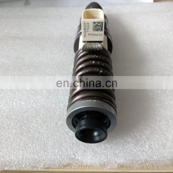 Дизельный форсуночный узел системы Common Rail 21340611 VOE21340611 photo-5