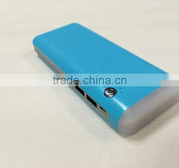 LP-502 Manufacturer Wholesales High Capacity 10000mAh 3 USB Portable Power Bank With 4 LED Mobile Charger photo-5
