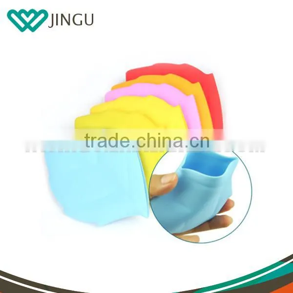 2016 China Supplier Promotional Leaf Shaped Silicone Pocket Cup photo-4