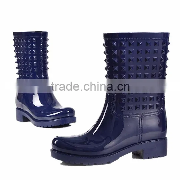 Green Pvc Material Waterproof Rain Boots Rainshoes for Women Ladies photo-2
