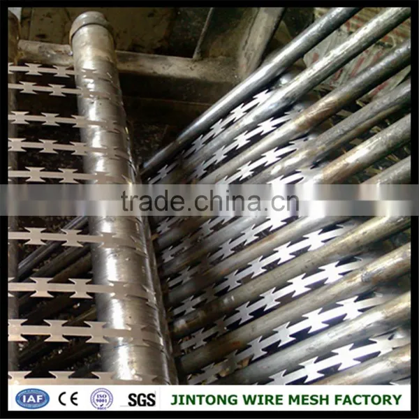 Diamond Razor Wire Mesh Fence /welded Razor Flat Wire Fence Panel photo-5