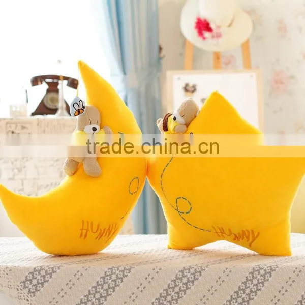 S17020A Cheap Decorative Moon Shaped Pillow Cushion