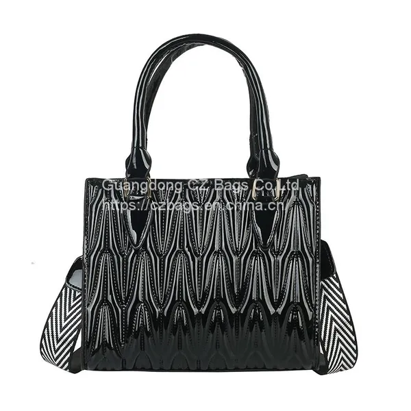 Popular Patent Leather Handbag French Princess of Wales Bag Small Lingge Single Shoulder Women's Bag 2021 Autumn and Winter New Messenger Bag photo-3