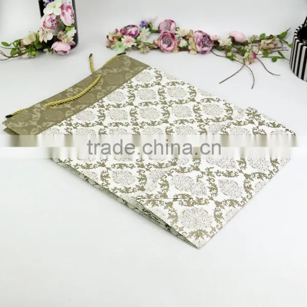Custom Design Logo Printed Shopping Bag With Handle Gift Bags With UV photo-4