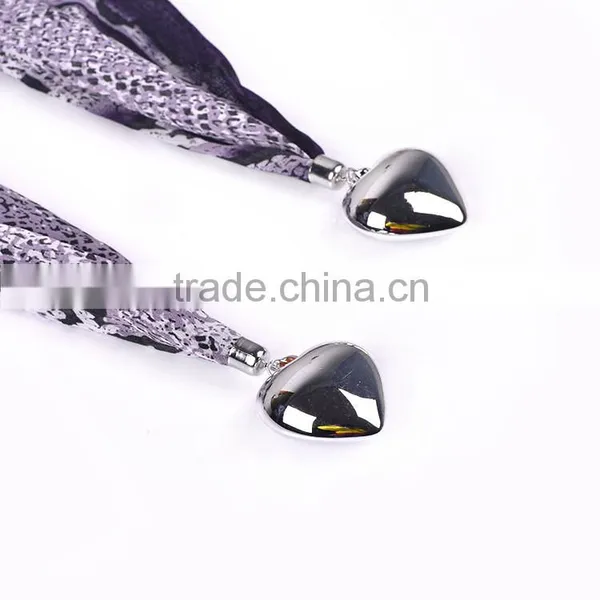 2016 New Design Heart Metal Pendant Scarf photo-2