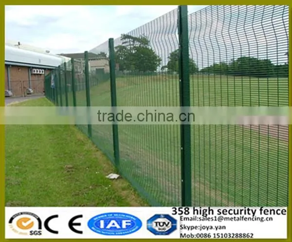 Hot Sale High Security Barriers Solid H Post Supported 4mm Steel Wire Welded Thin Than Finges Grills Mesh Fence Panels photo-3