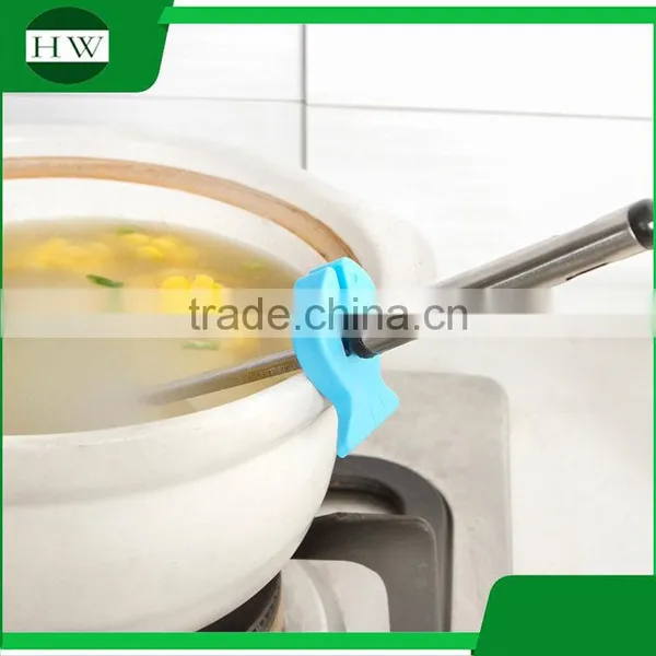 kitchen accessories multipurpose anti slip silicone cartoon fish tableware colander soup spoon clip rack holder