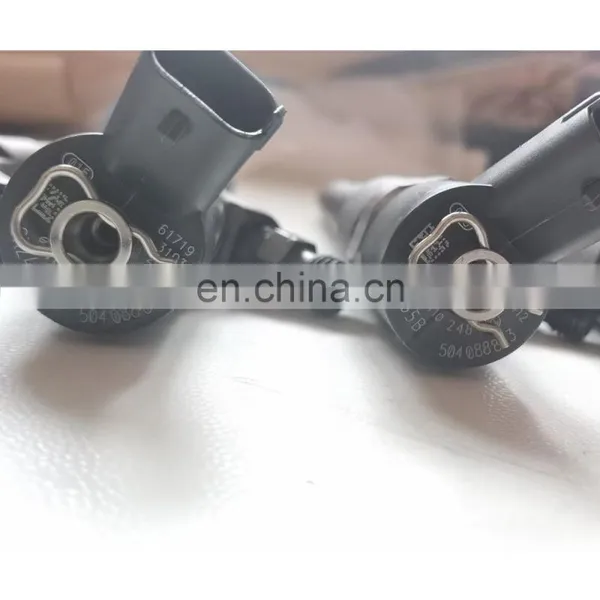 0445110248 0445110247 Diesel Injector 71793015 504088823 504380117 0986435163 2995472 Fuel Injector for Bosch NEW HOLLAND Iveco photo-4