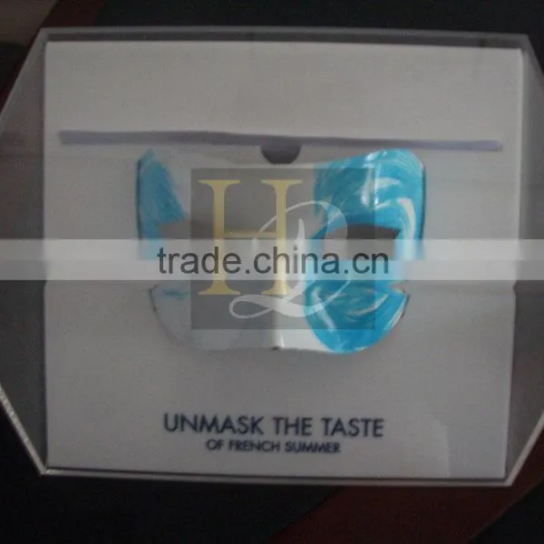 2016 New Design Custom White Acrylic Display Box With Mask Display Stand photo-4