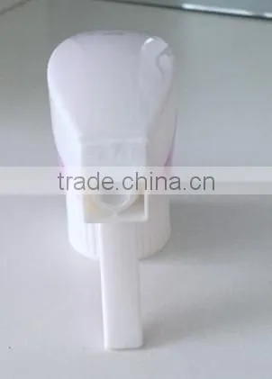 2015 New Design 28 Mini Plastic Trigger Sprayer photo-3