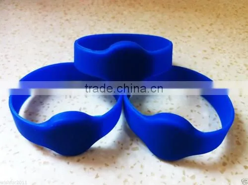 13.56MHz Tag-it 2048 RFID Personalised Wristband UK Christmas Events photo-3