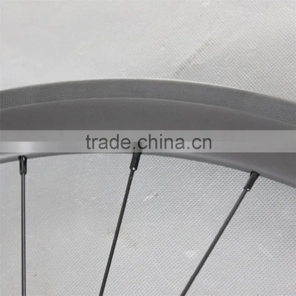 Super Light Carbon Bicycle Wheel Clincher Bike Wheelset photo-2