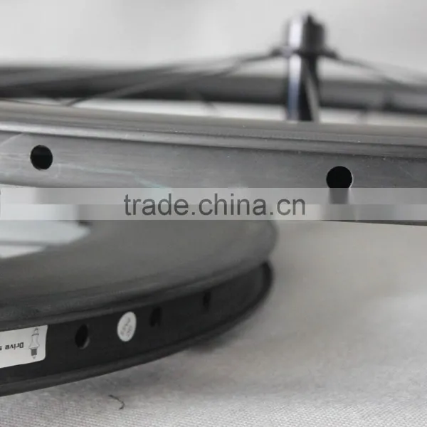 Carbon Clincher Wheelset Road Bicycle Wheel Racing Wheelset 86c With New R13/Novatec Hub photo-4