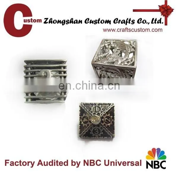 Metal travel dice of game set/sexy rotate dice supplier
