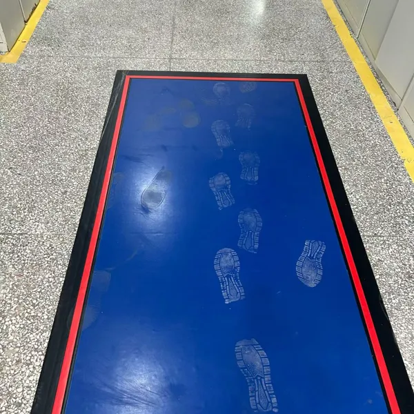 office mats, laboratory mats, workshop mats, clinic mats, clean the floors and remove dirt and dust from wheels and shoe soles