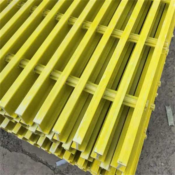 Wholesale Customized Polyester Grating Board, Marine Corrosion-resistant Fiberglass Grating Pedal, Yellow Green photo-3