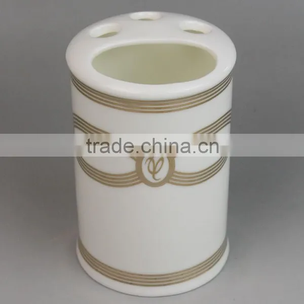 4pcs Ceramic White Ceramic Bathroom Accessories Set photo-3