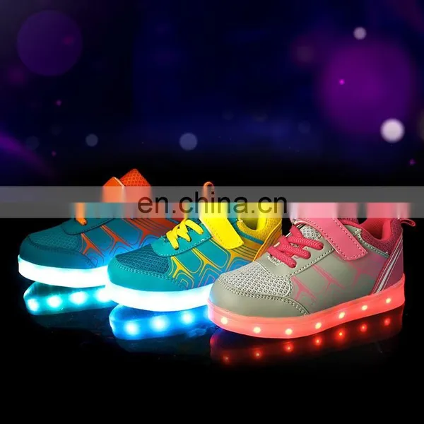 Factory Wholesale New Design Light up Shoes Children Kids LED Shoes Sneakers Latest Cool Footwear for Girls Boys photo-2