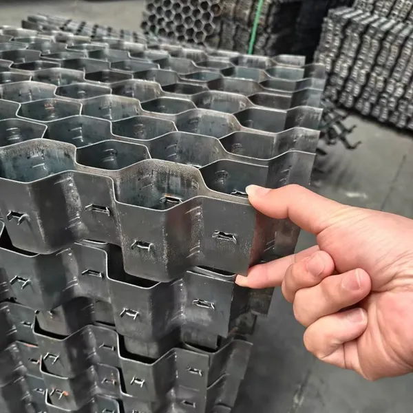 China Hex Steel Mesh Hexmesh for Refractory SS304 SS210 Hex Metal Refractory Supplier for Lining Ducts