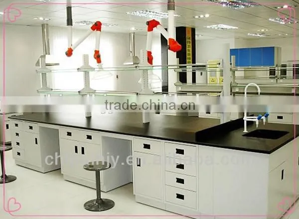 LAB METAL CORNER TABLE photo-6